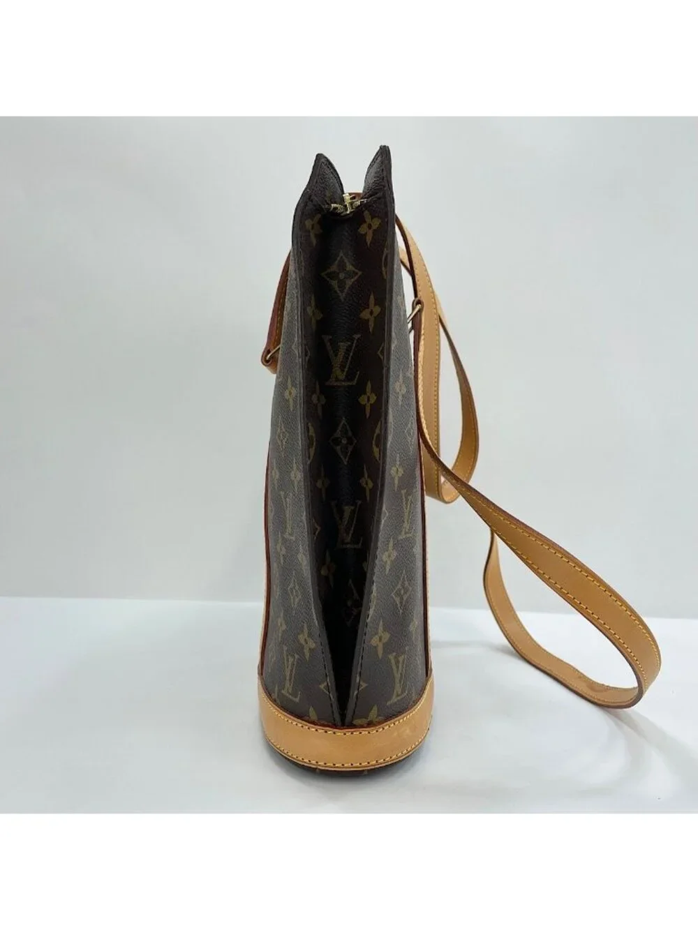 Louis Vuitton Tote Babylon